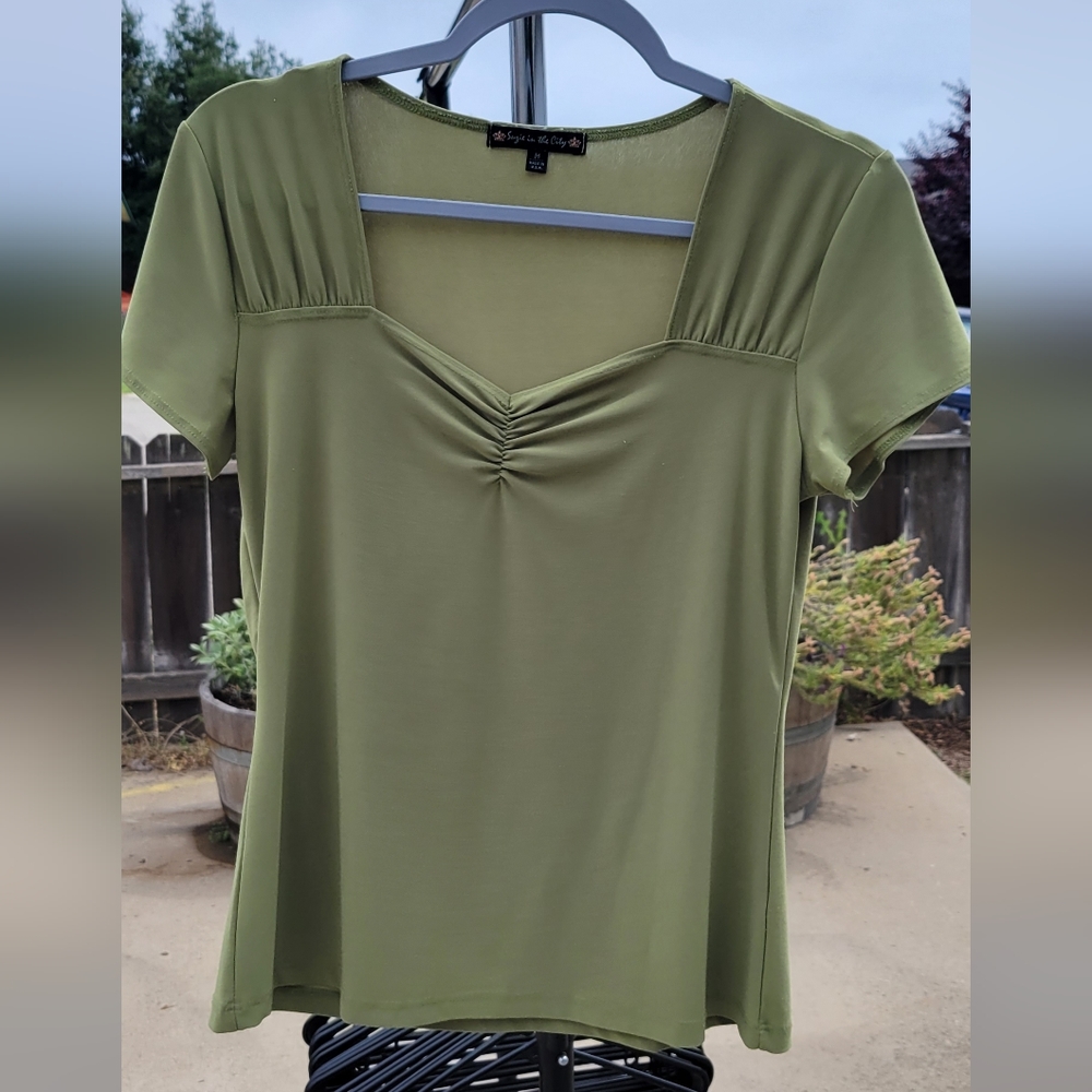 Suzie in the City Green Women's Top